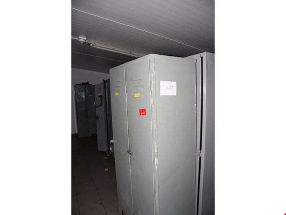 Used Metal cabinet, for clothing, 8 pcs. for Sale (Auction Premium) | NetBid Industrial Auctions